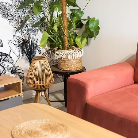 Bohema Place - Metro Szwedzka Apartment Warsaw