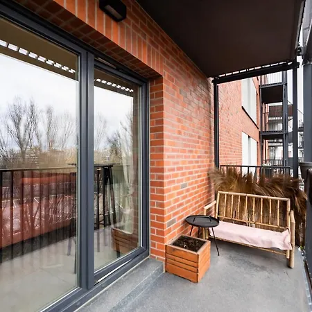 Bohema Place - Metro Szwedzka Apartment *