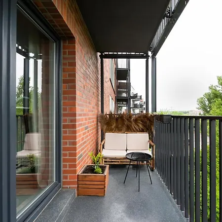 Bohema Place - Metro Szwedzka Apartment Warsaw